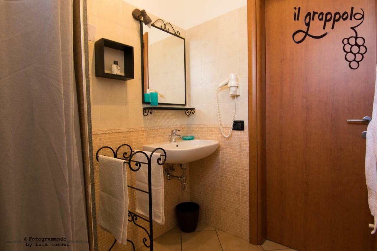 B&B Il Grappolo Foresteria Lombarda Sirmione Eksteriør bilde