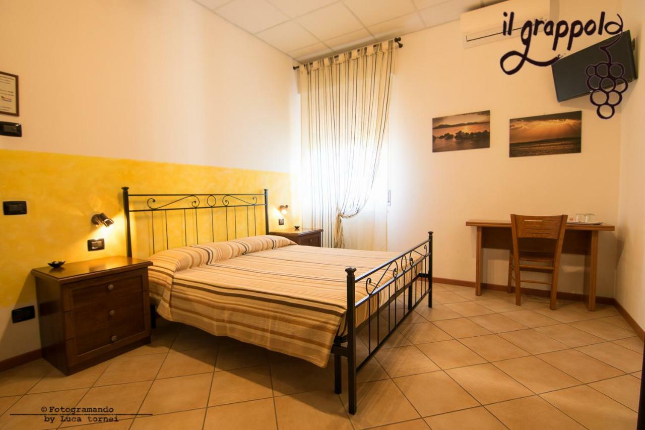B&B Il Grappolo Foresteria Lombarda Sirmione Eksteriør bilde