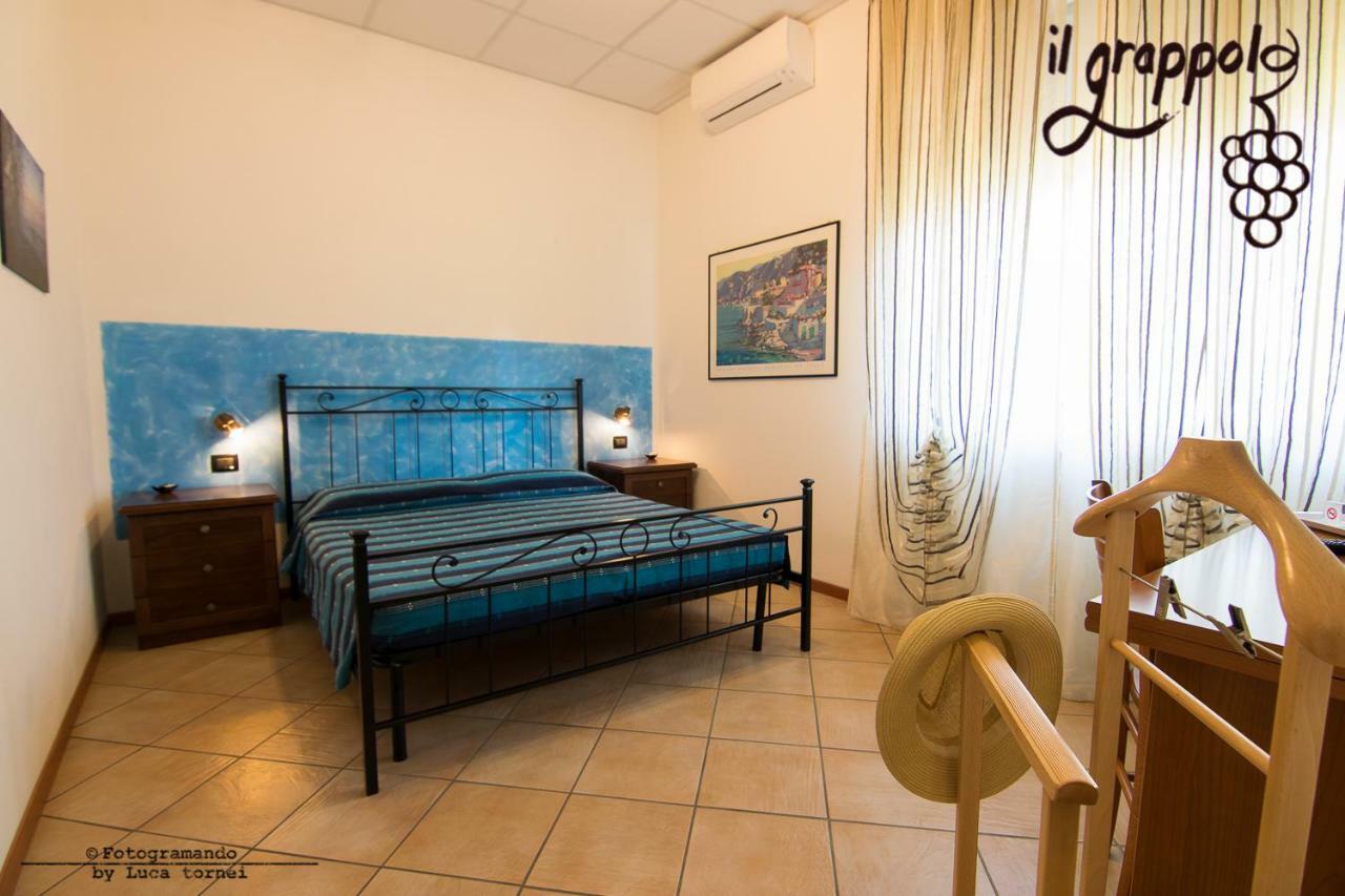 B&B Il Grappolo Foresteria Lombarda Sirmione Eksteriør bilde