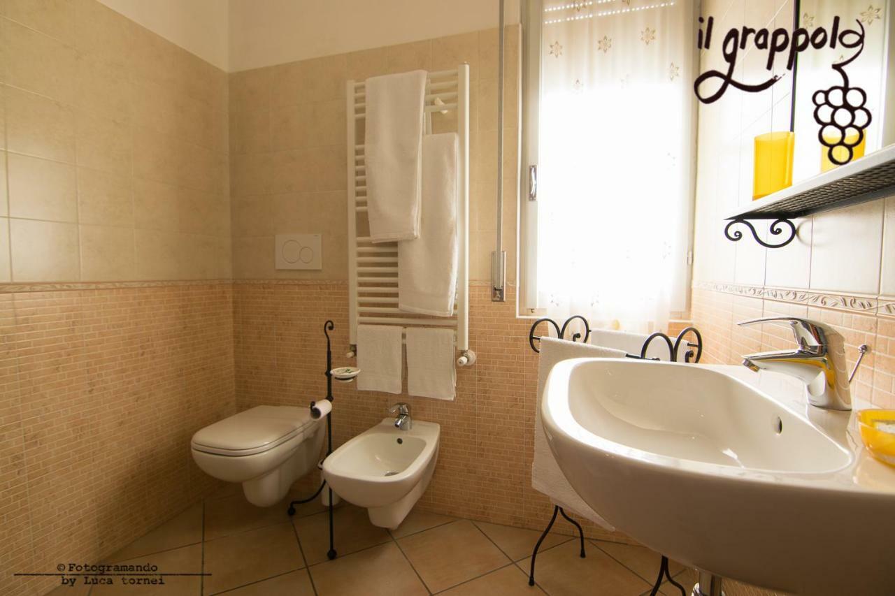 B&B Il Grappolo Foresteria Lombarda Sirmione Eksteriør bilde